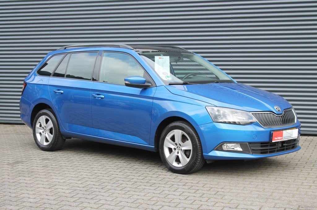 Skoda FABIA Combi 1.2 TSi Ambition Uitv. AIRCO - NAVIGATIE -, Voorwielaandrijving, Euro 6, 4 cilinders, Blauw