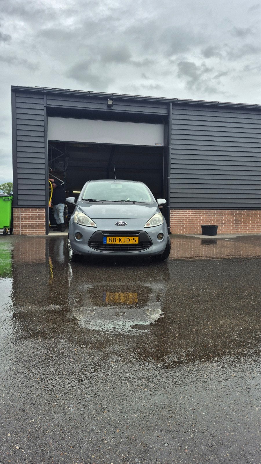 Ford Ka Apple Carplay Android Auto Airco Titanium 1.2 4 cili, Voorwielaandrijving, 1242 cc, 4 cilinders, 4 stoelen