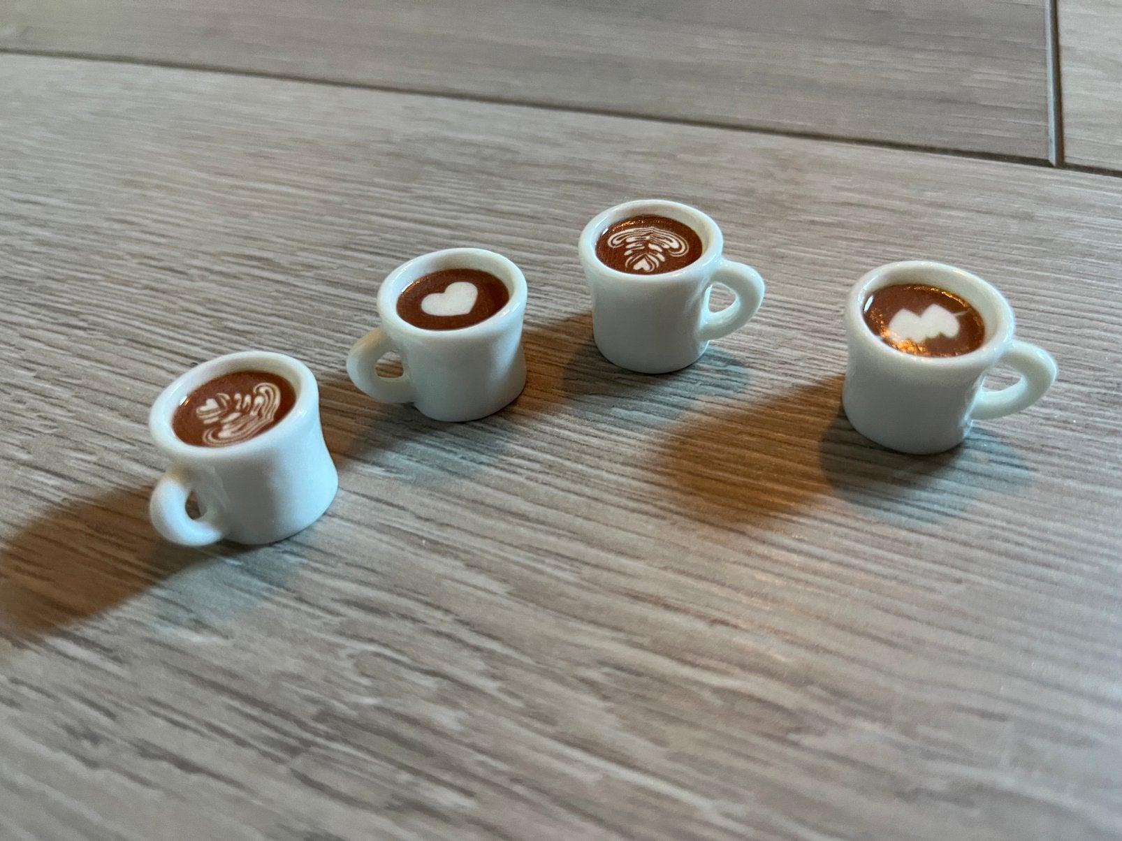 4 koppen warme drank incl verzenden poppen /  maileg huis, Ophalen, Nieuw, Poppenhuis