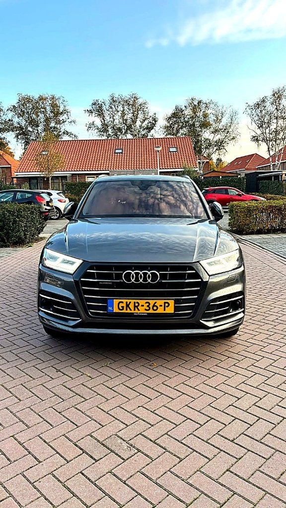 Audi Q5 55 Tfsi e Quattro 367pk S Tronic Matrix 2020 Grijs, Automaat, 2005 kg, 1750 kg, Zwart