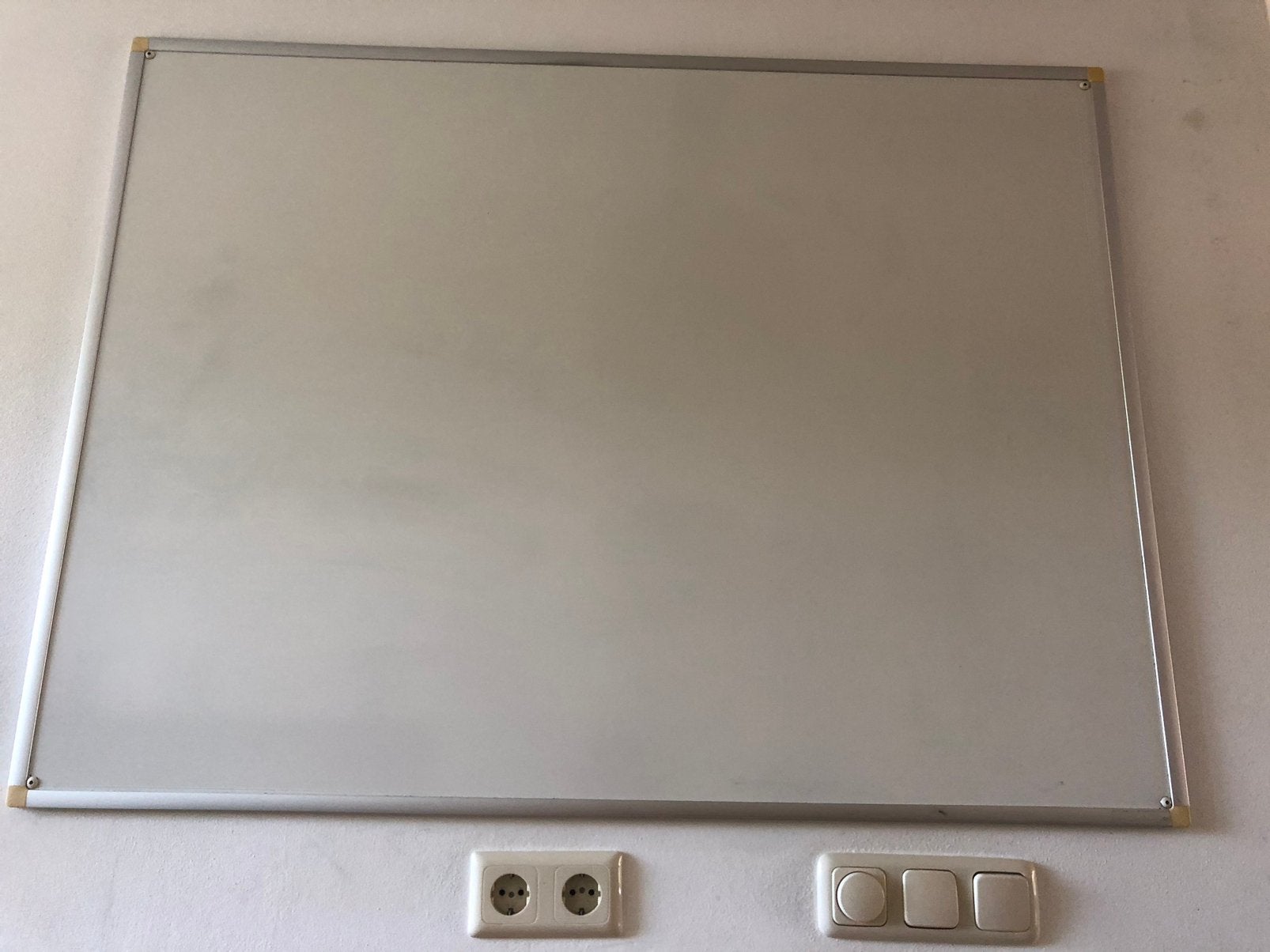 Whiteboard 1.20x90cm, Ophalen, Zo goed als nieuw, Magneetbord
