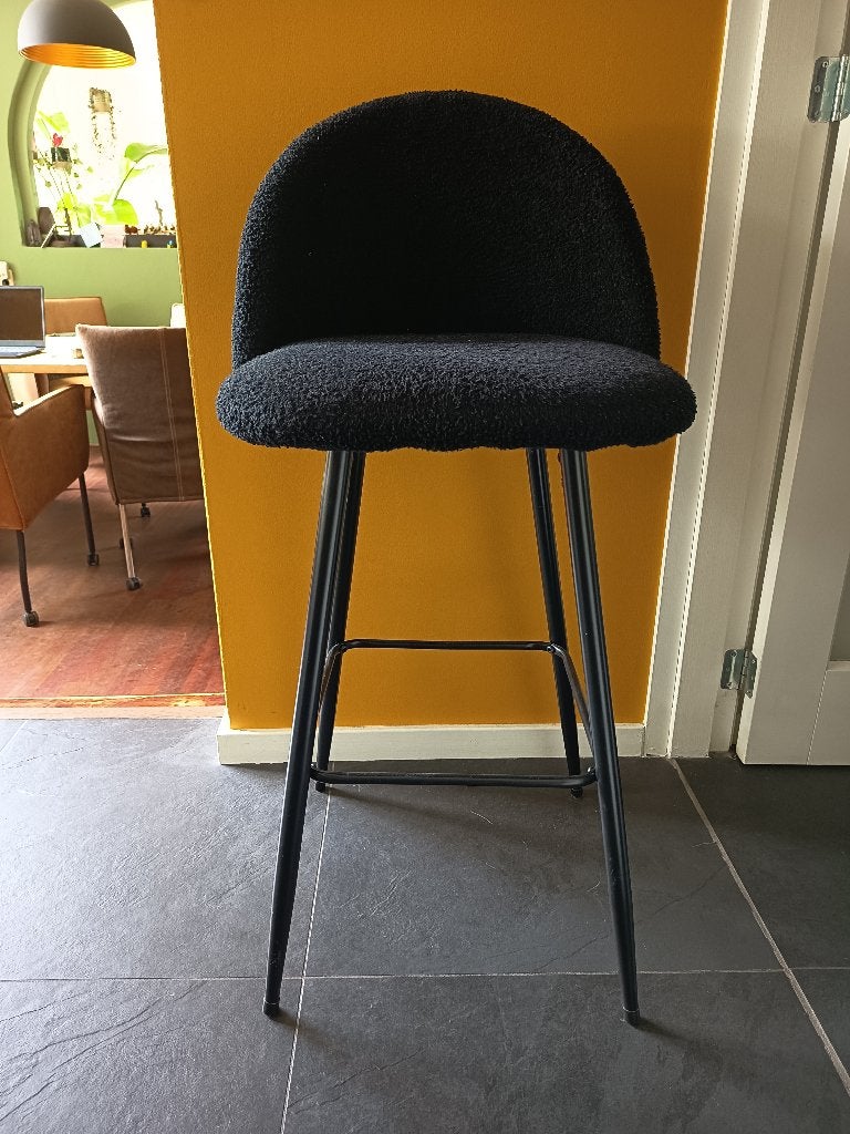 ALS NIEUW! - 2 barkrukken - zwarte, zwarte stof, Ophalen, Met voetsteun, 60 tot 90 cm, Zo goed als nieuw