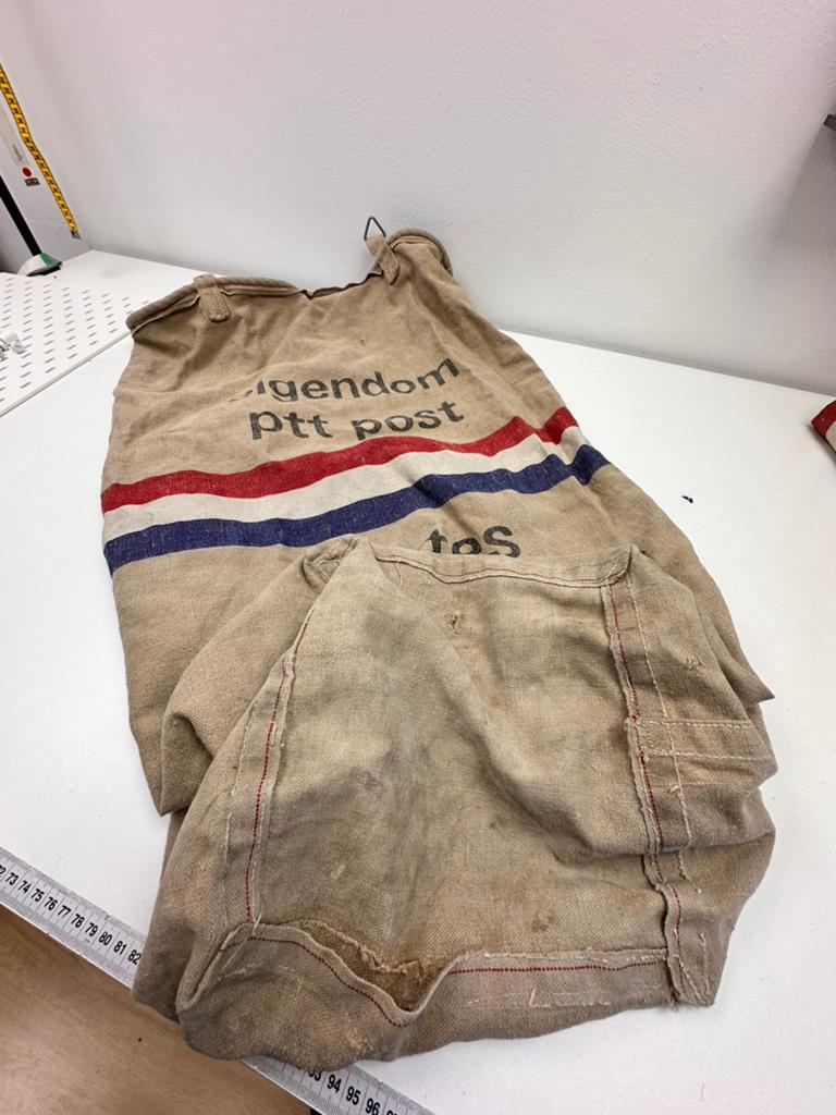 2 originele vintage PTT postzakken - Eigentijdse decoratie, Verzamelen, Ophalen, Gebruikt