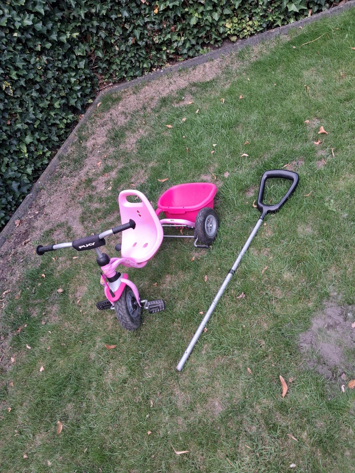 Puky driewieler roze met duwstang en kiepbakje, Fietsen en Brommers, Ophalen, Terugtraprem, Gebruikt, Puky