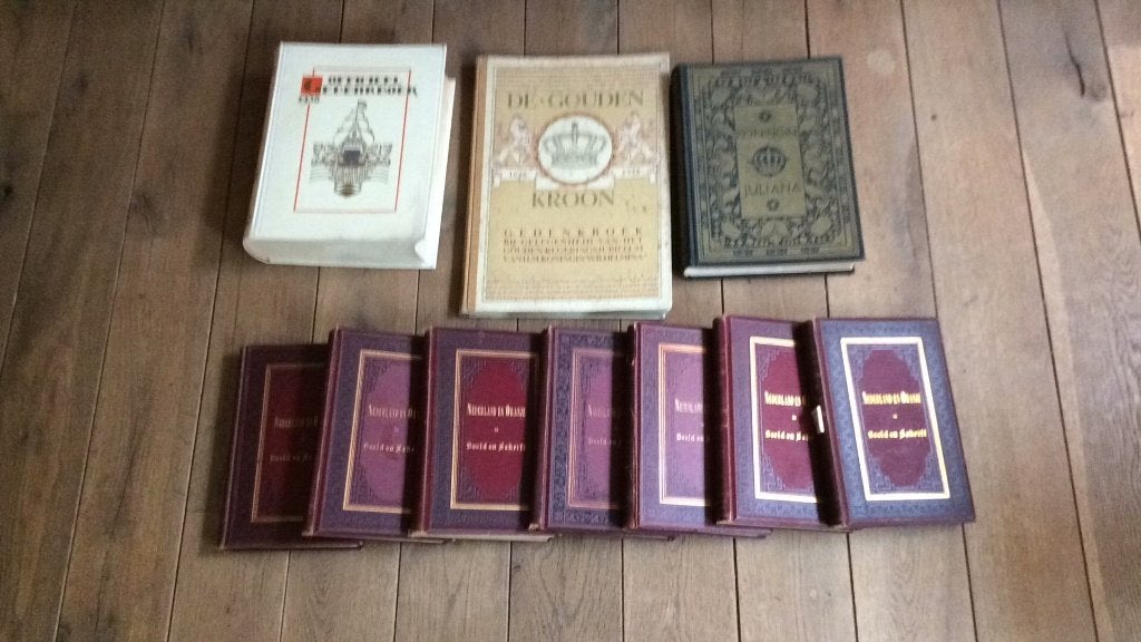 Officieel gedenkboek 1938- Koningin Juliana-Nederland en.., Ophalen of Verzenden, 20e eeuw of later, Gelezen