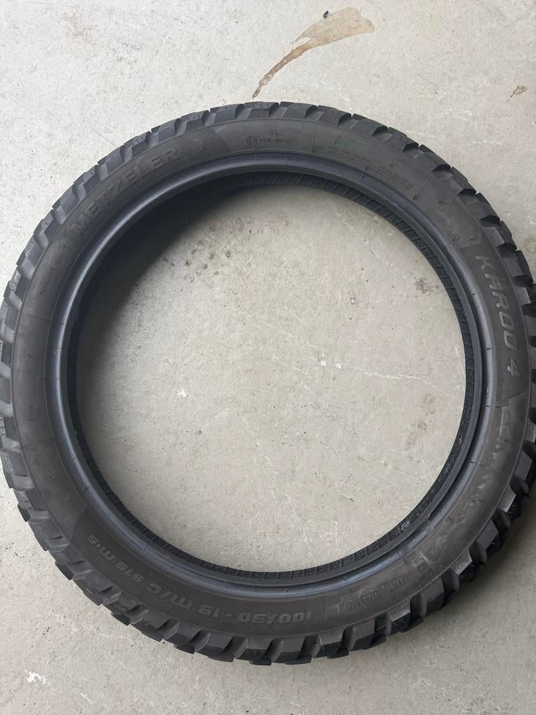 Metzeler  KAROO 4 100/80/R19 dot 0923, Ophalen, Gebruikt