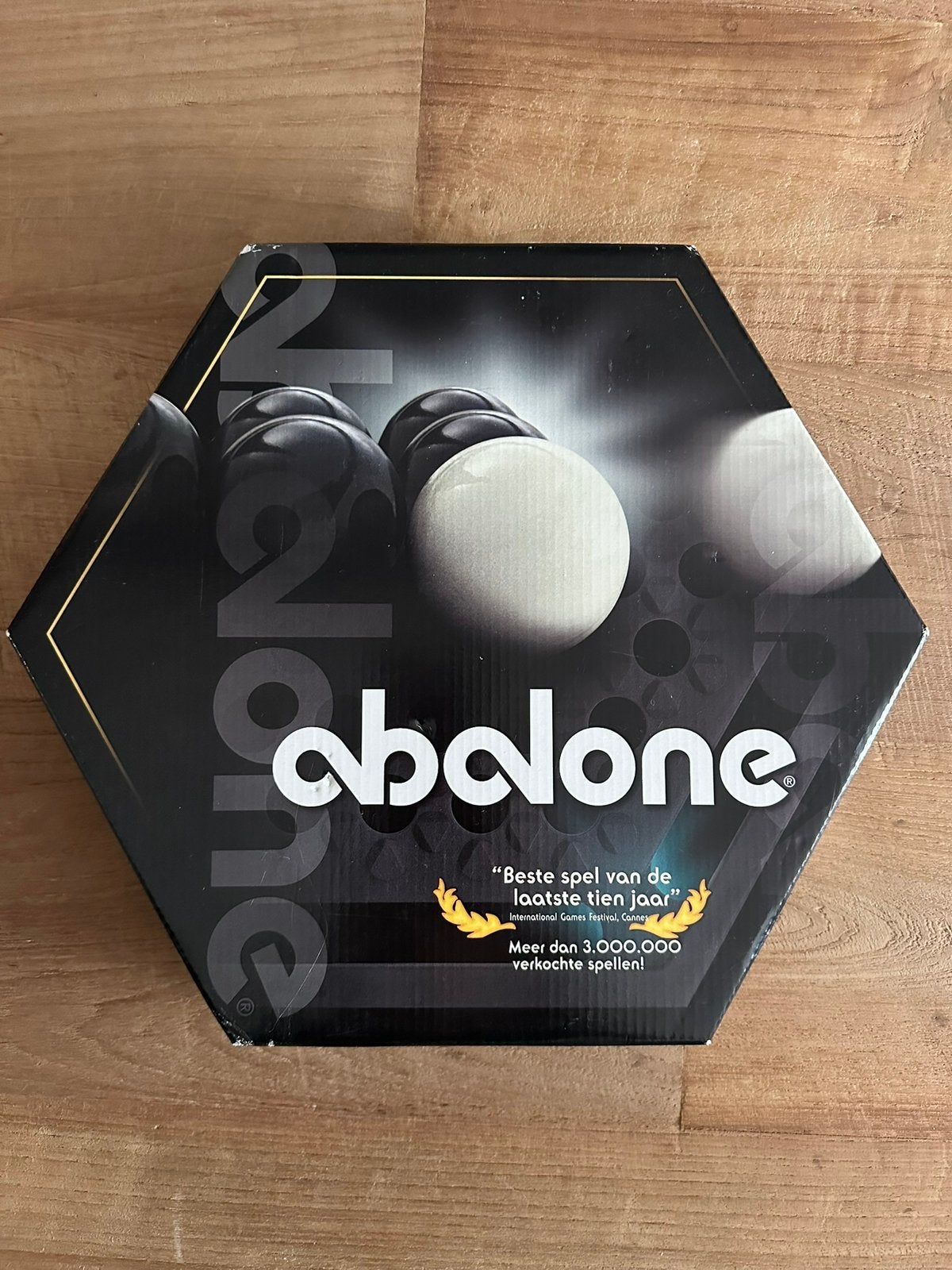 Abalone bordspel - Strategisch spel voor 2 spelers, Hobby en Vrije tijd, Gezelschapsspellen | Bordspellen, Een of twee spelers