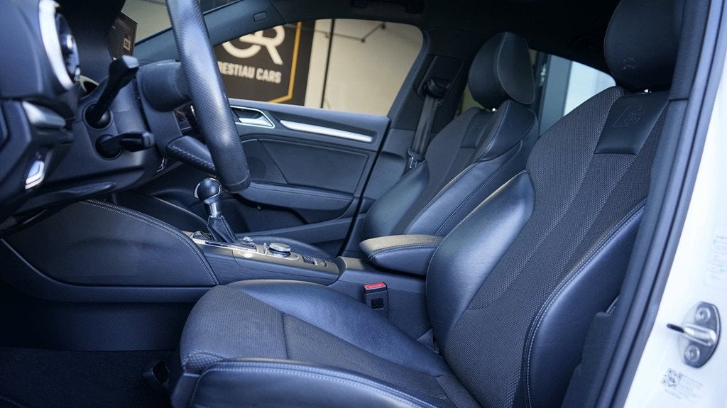 Audi A3 Limousine 35 TFSI 3x S Line Black Optik AUTOMAAT-BAN, Auto's, Audi, 4 cilinders, 150 pk, Leder en Stof, Wit