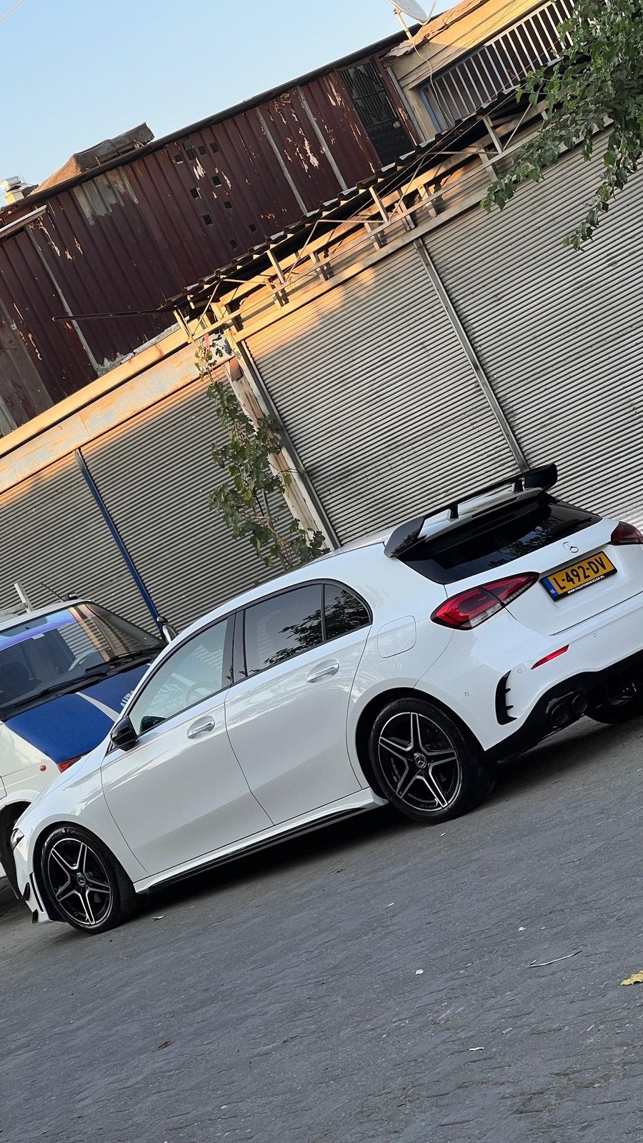 Mercedes-Benz A-Klasse A 180 136pk 7G-DCT 2021 Wit, Dealer onderhouden, 136 pk, 4 cilinders, Leder en Stof