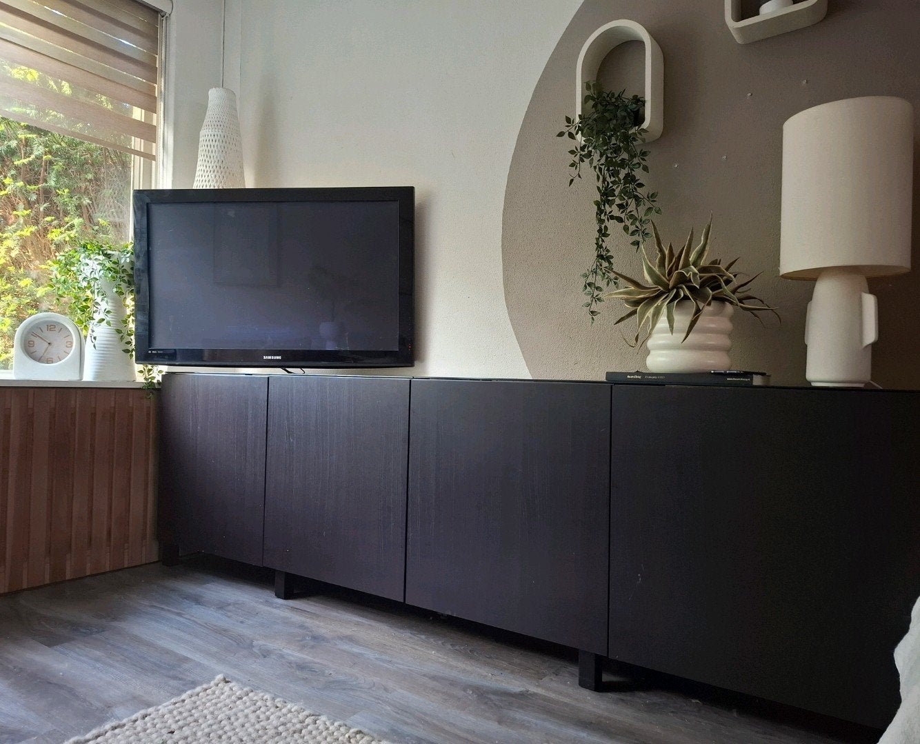 BESTÅ Dressoir met een zwart glas bovenblad, Huis en Inrichting, Ophalen, 25 tot 50 cm, Glas, 200 cm of meer