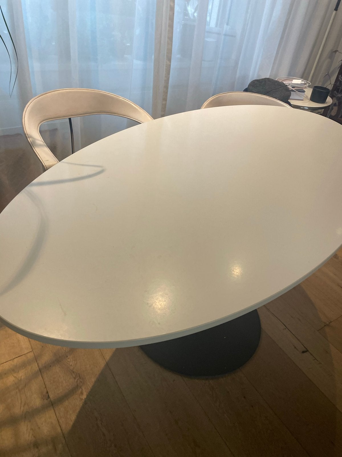 Ovale witte tafel 160x80 cm met houten poten, Huis en Inrichting, Ophalen, Gebruikt, 50 tot 100 cm, 150 tot 200 cm