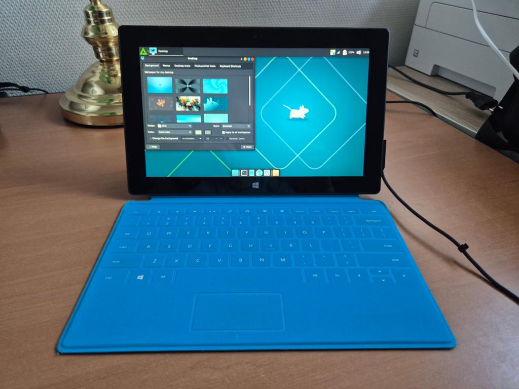 Microsoft Surface RT 32GB met Linux, touchscreen, Windows, Computers en Software, Windows Tablets, Gebruikt, Wi-Fi, 10 inch, 32 GB