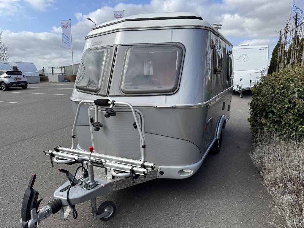 Eriba Touring 320 GT Fietsdrager,Serviceluik,hordeur,autark, Caravans en Kamperen, Standaardzit, Bedrijf, 750 - 1000 kg, Eriba