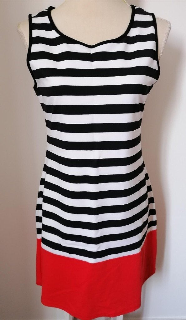 SUPER LEUK zwart/wit streep jurkje met rood mt. M, Kleding | Dames, Maat 38/40 (M), Meerkleurig, Yessica, Nieuw