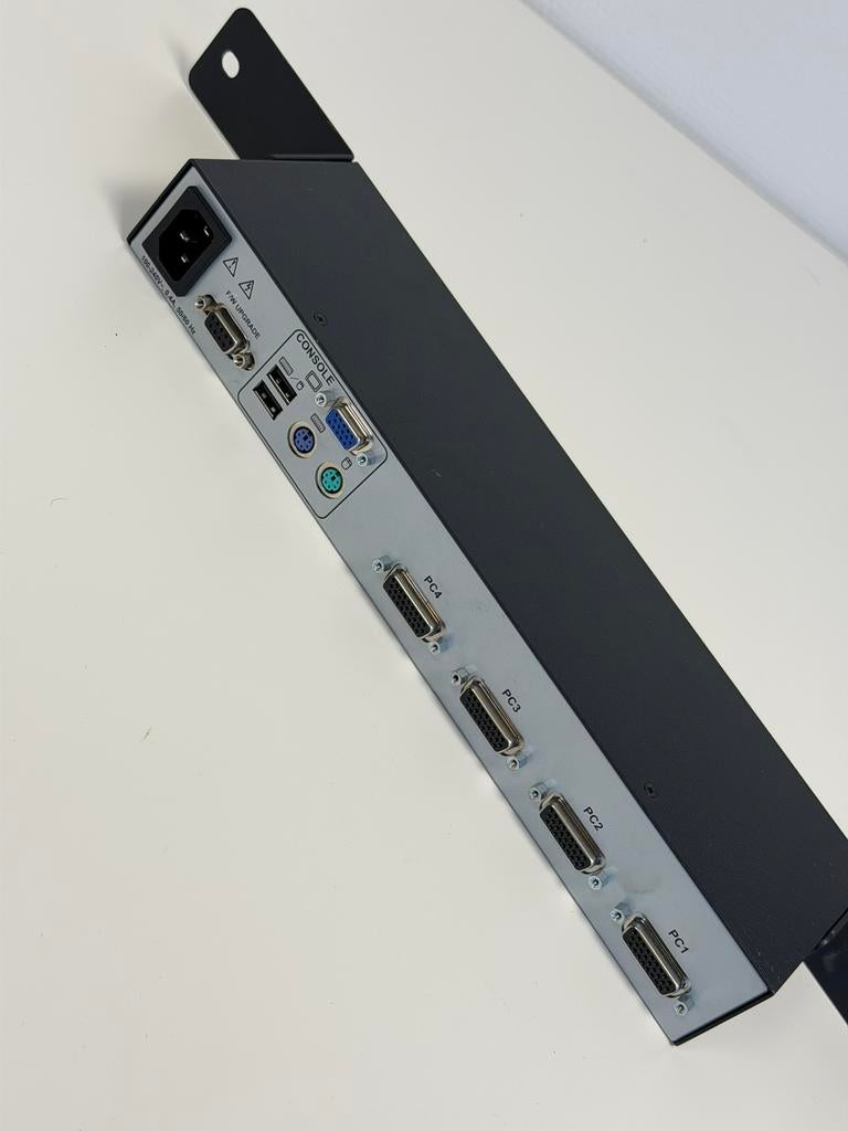 HP 1x4 USB PS2 KVM Console Switch Rackmount 4 Poorts zgan, Ophalen of Verzenden, Zo goed als nieuw, H, H