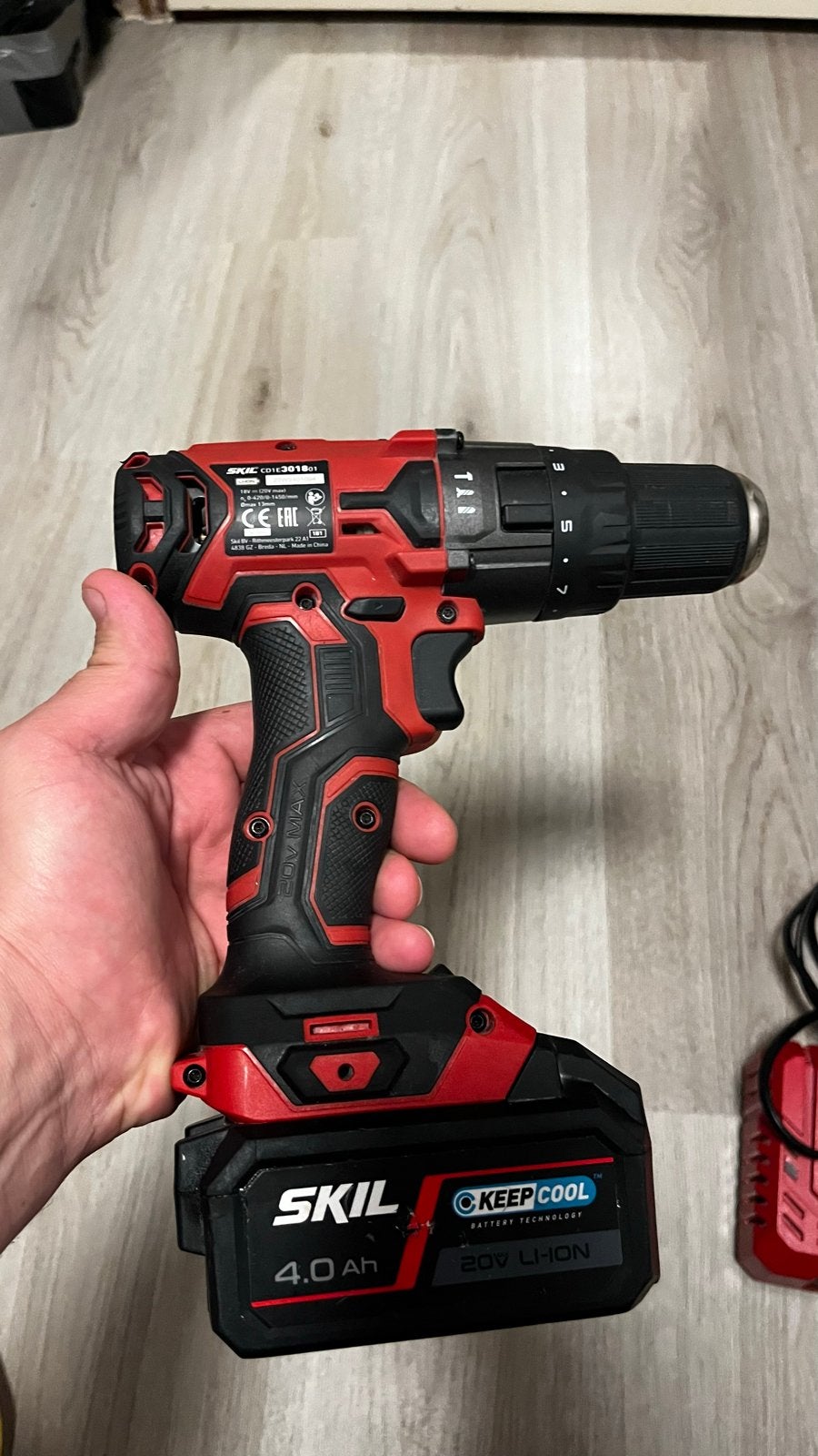 Foto 3 van SKIL Accuboormachine 20V met lader en 4.0 Ah accu