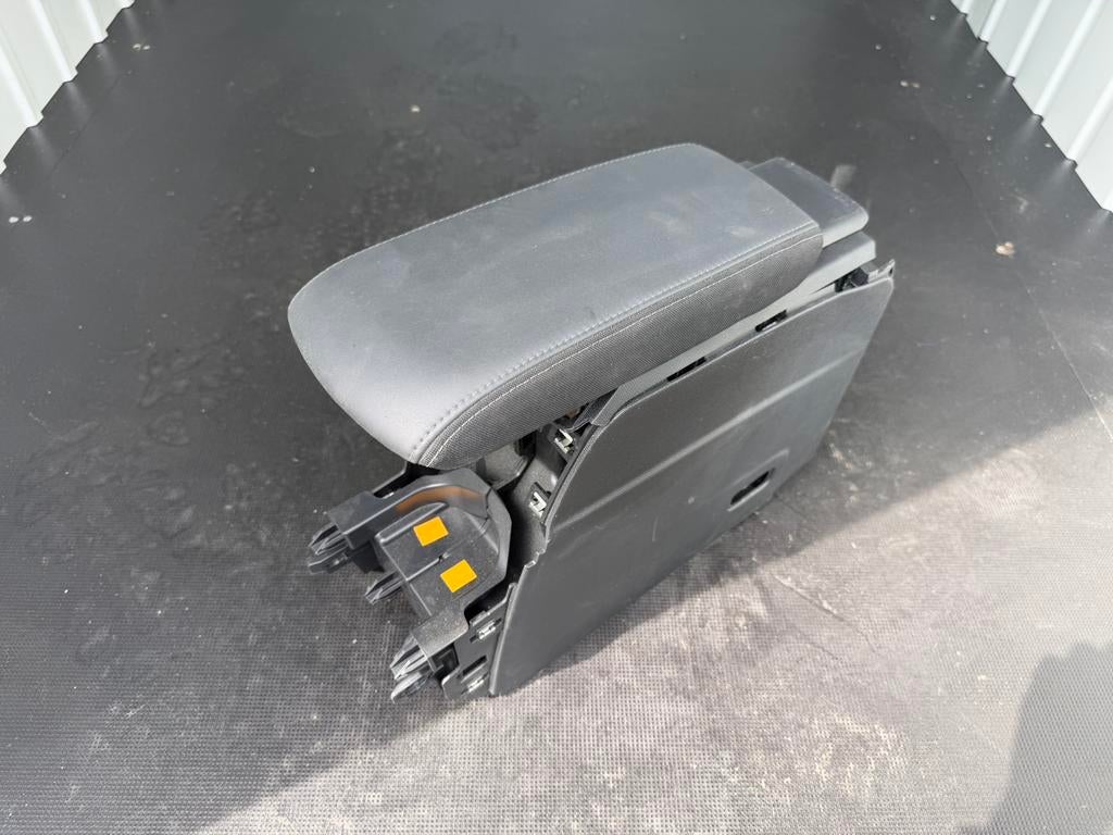 Armleuning Peugeot 208 Origineel en netjes 9825563280, Auto-onderdelen, Interieur en Bekleding, Gebruikt, Peugeot, Peugeot, Peugeot