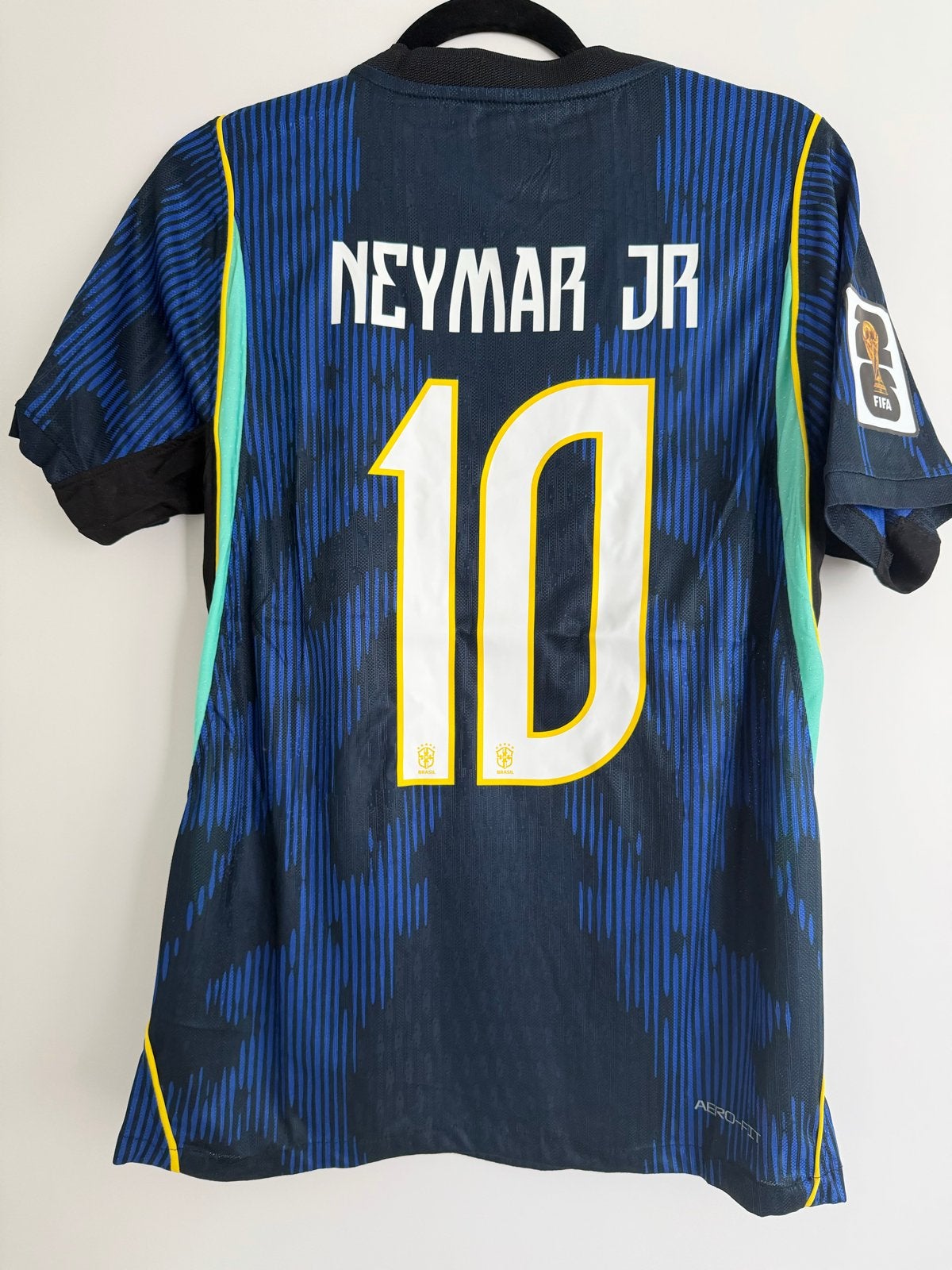 Brazilië uitshirt Neymar Jr., Ophalen of Verzenden, Zo goed als nieuw, Voetbal, Maat 48/50 (M)