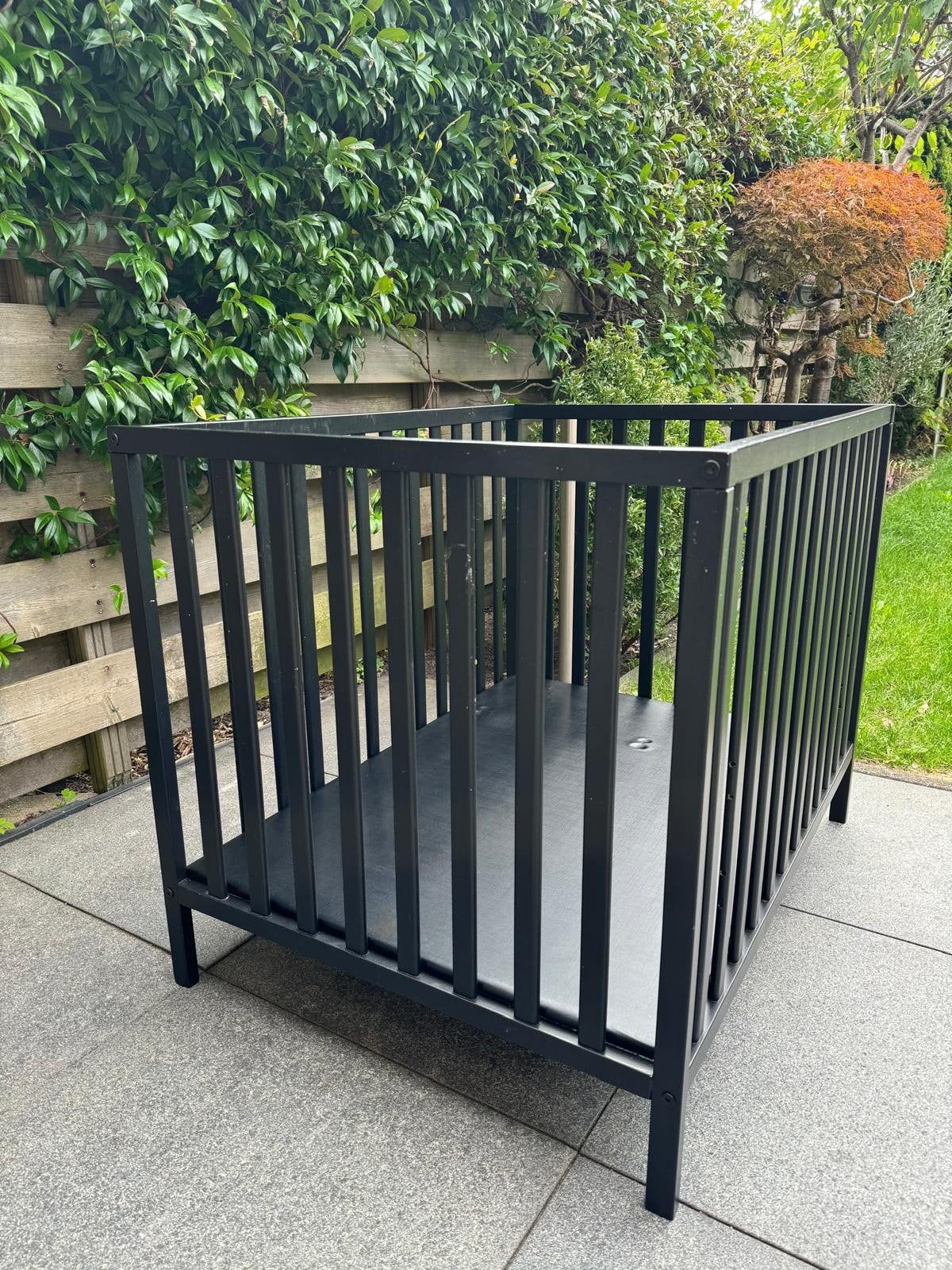 Zwarte houten box voor baby of huisdier, Kinderen en Baby's, Ophalen, Gebruikt, Rechthoekig