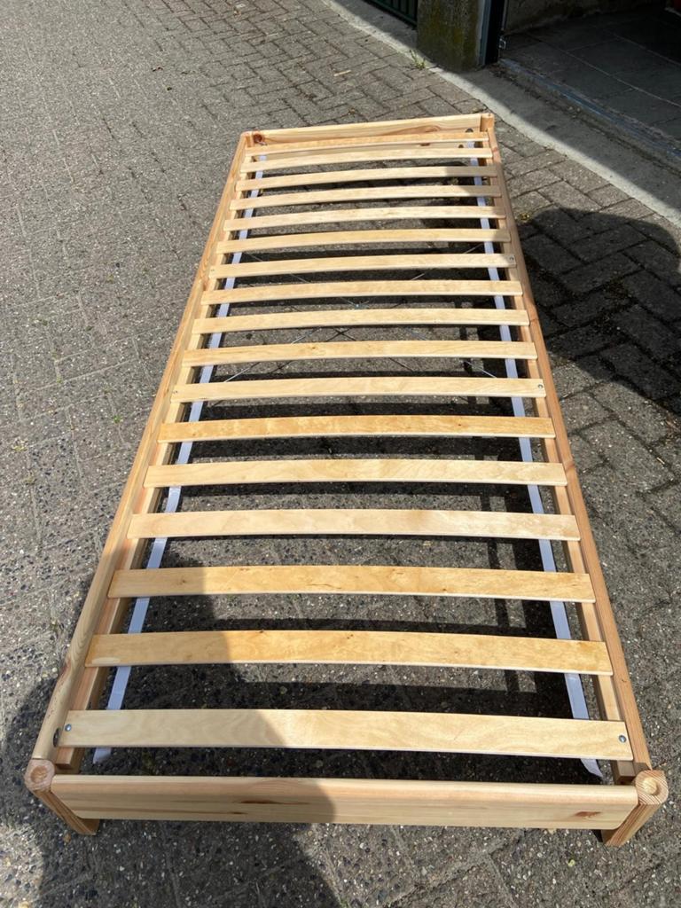 2x 1persoons bed, Ophalen, Zo goed als nieuw, Eenpersoons