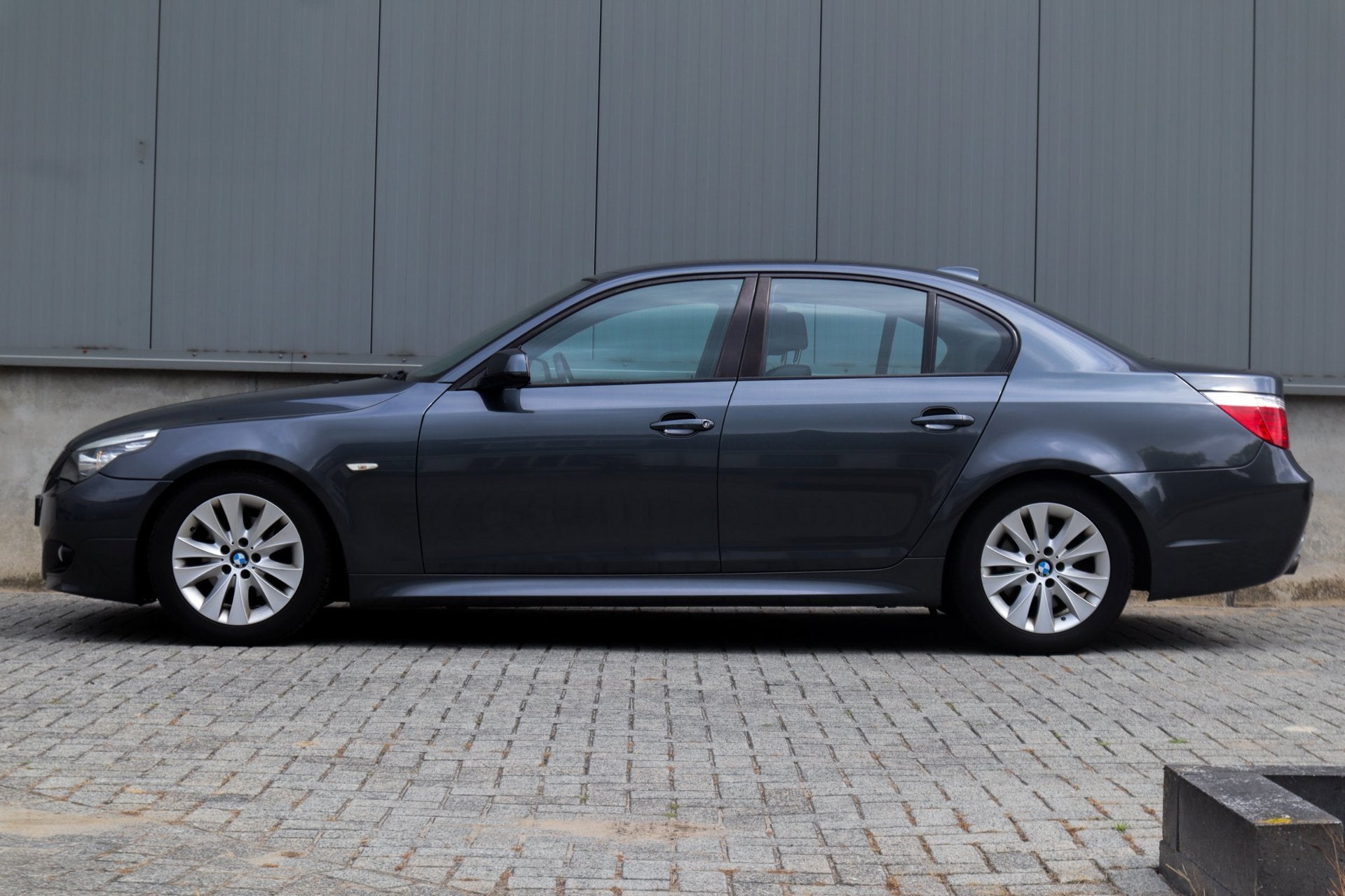 BMW 5-serie 520i M Line Sport Nwe Ketting!, Auto's, BMW, Automaat, Achterwielaandrijving, 4 cilinders, 1465 kg