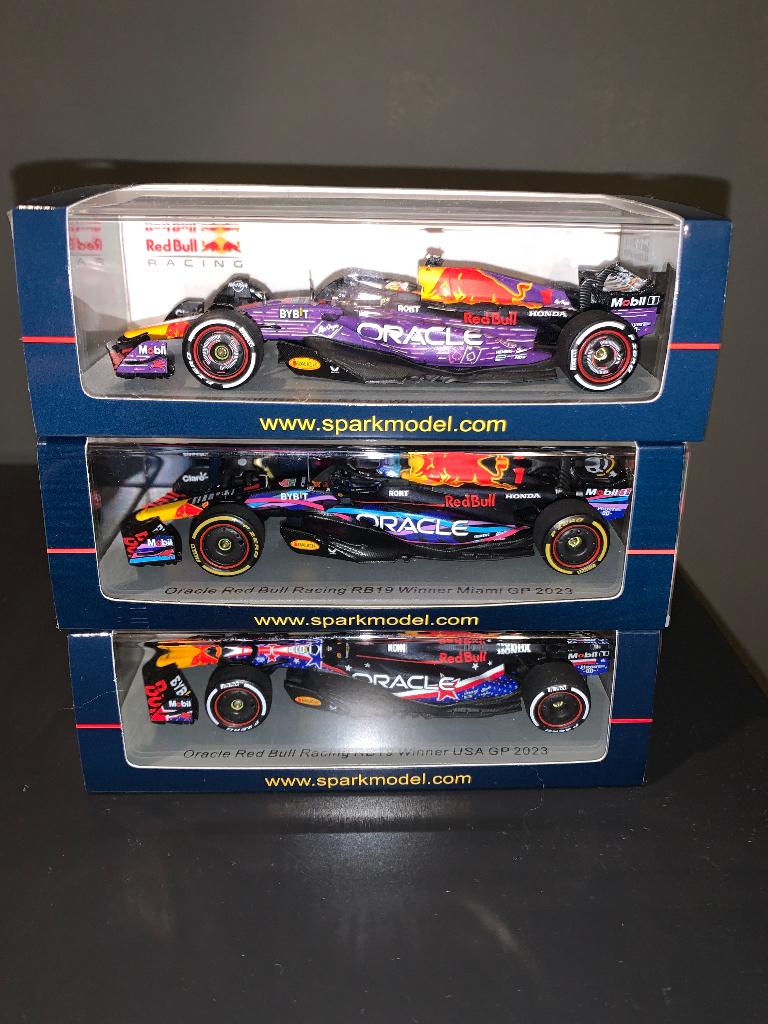 Spark Max Verstappen Amerika bundel 1:43, Hobby en Vrije tijd, Modelauto's | 1:43, Ophalen of Verzenden, Nieuw, Auto, Overige merken