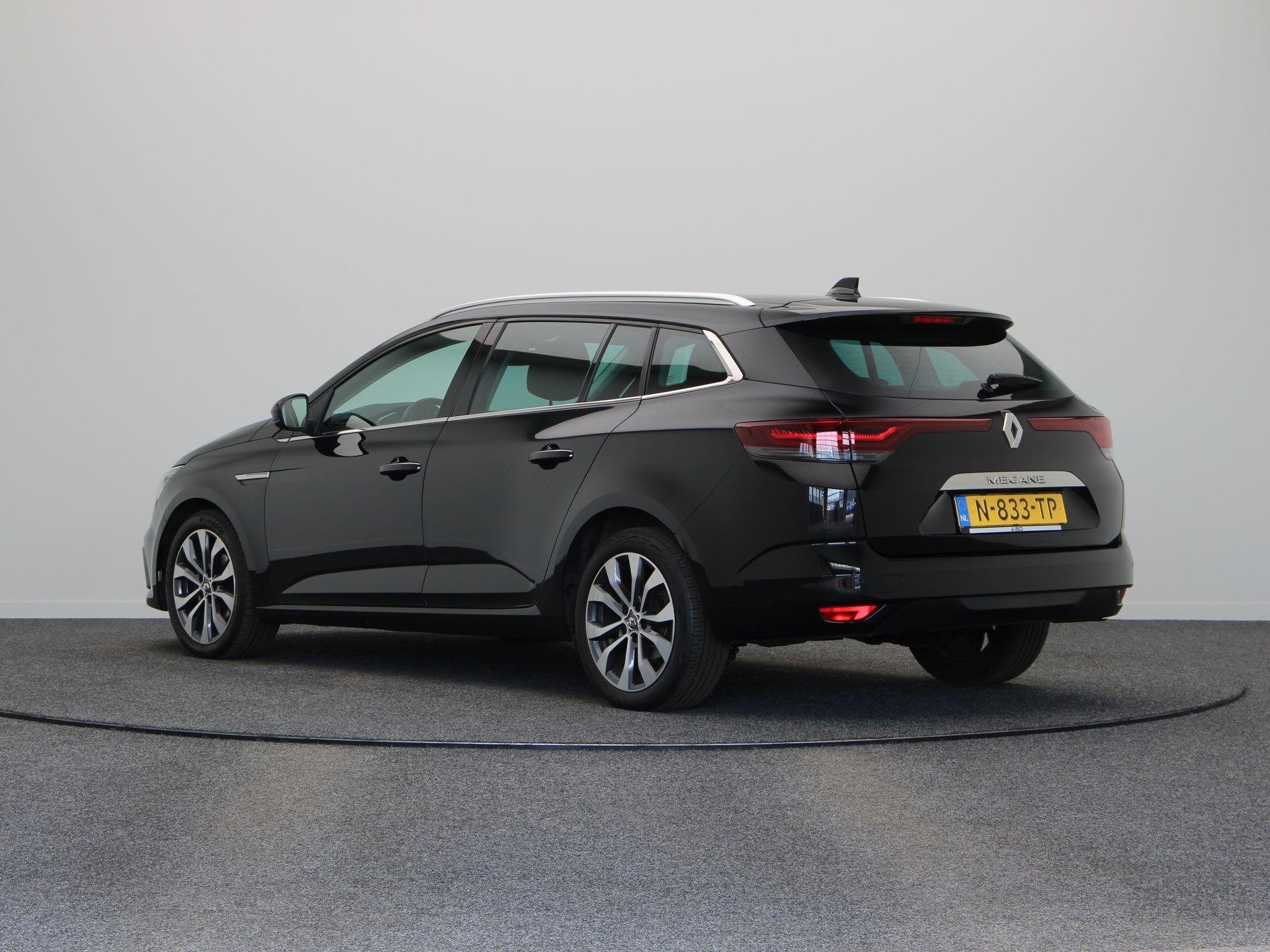 Renault Mégane Estate 140pk TCe Intens | Volledig lederen i, Auto's, Renault, Voorwielaandrijving, Gebruikt, Euro 6, 4 cilinders