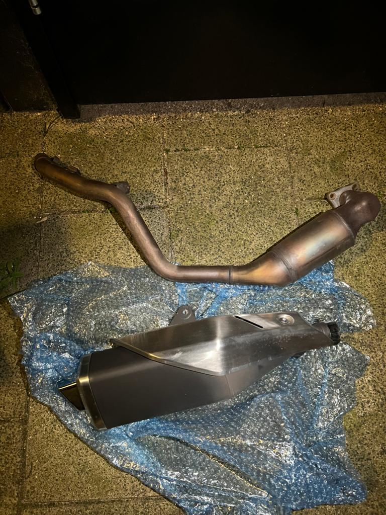 Honda X ADV 750 uitlaat einddemper + voorbocht origineel, Motoren, Ophalen of Verzenden, Gebruikt
