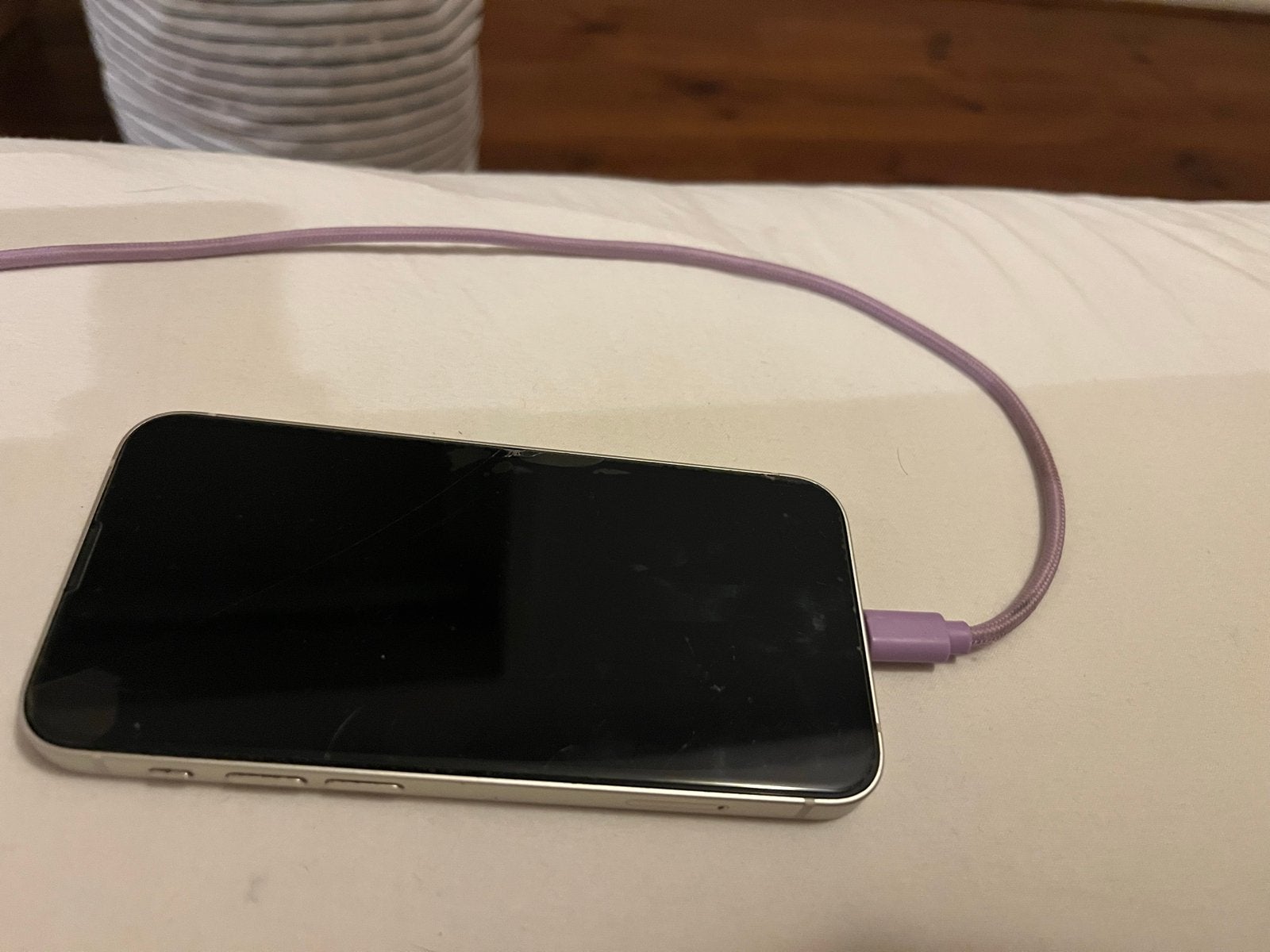 iPhone 13 mini wit 128GB - valt telkens uit, Telecommunicatie, Mobiele telefoons | Apple iPhone, 128 GB, Wit, Ophalen of Verzenden