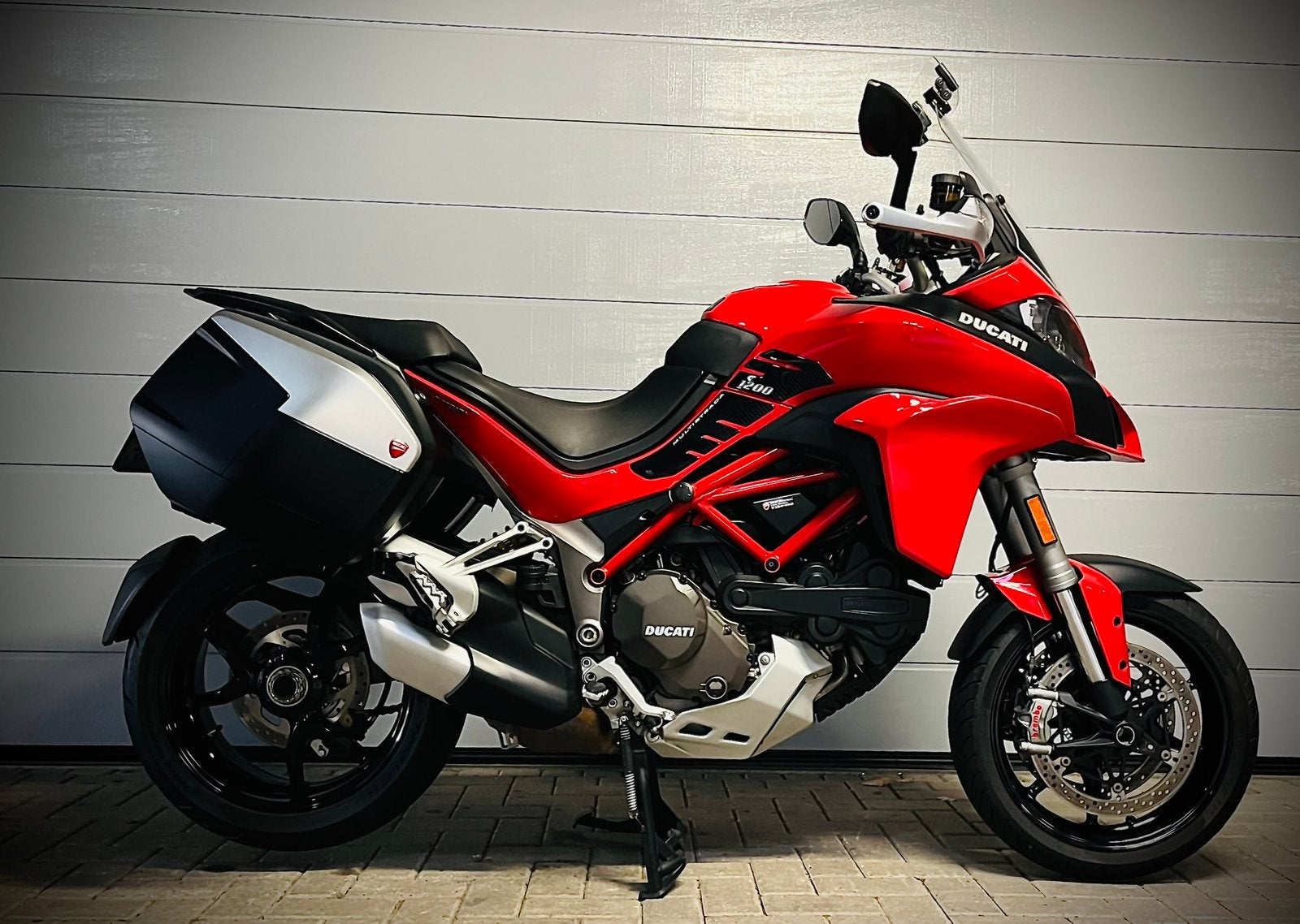 Ducati Multistrada 1200s DVT, kleur rood, Motoren, 2 cilinders, Motorrijbewijs A, Particulier, Meer dan 35 kW