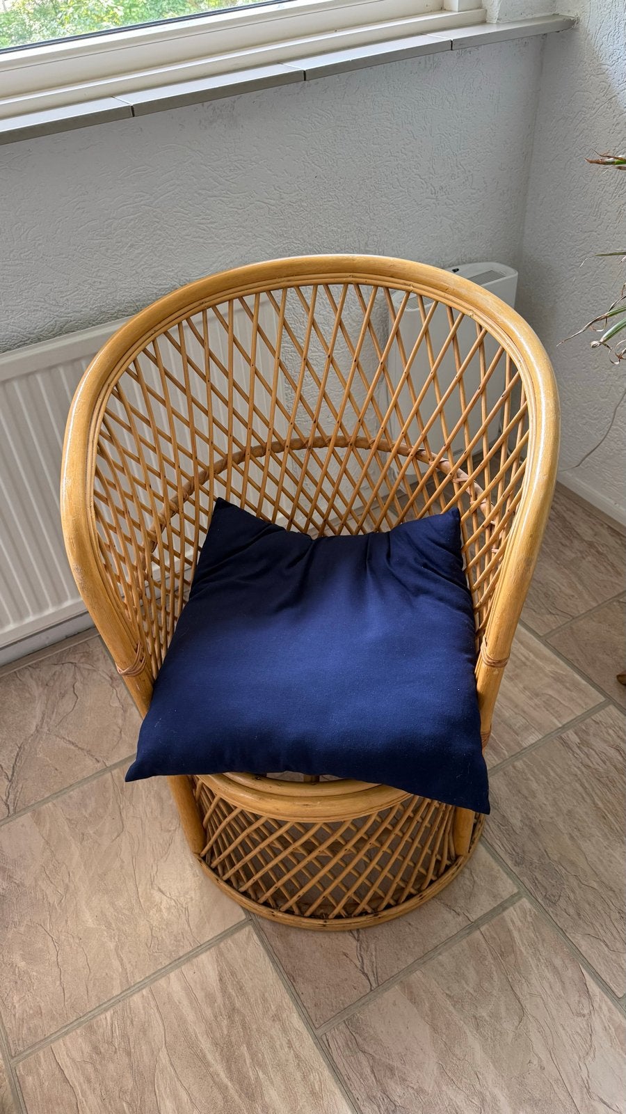 Vintage rotan stoel met kussen, Huis en Inrichting, Stoelen, Gebruikt, Eén, Riet of Rotan, Overige kleuren, Ophalen