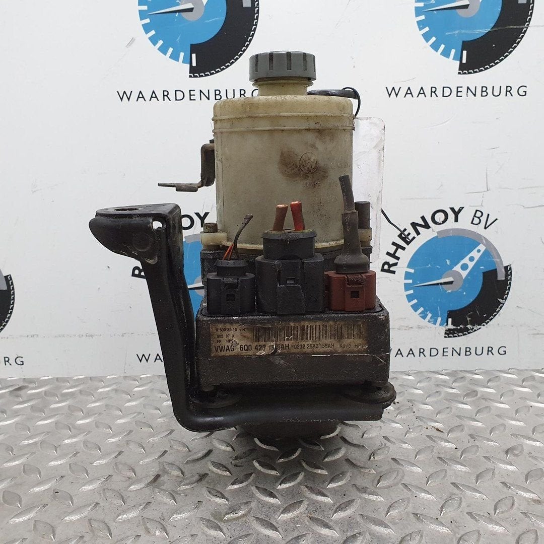 VOLKSWAGEN POLO 1.4-16V  STUURPOMP 6R0423156C, 6R0423845 200, Auto-onderdelen, Gebruikt, -, -, Ophalen of Verzenden