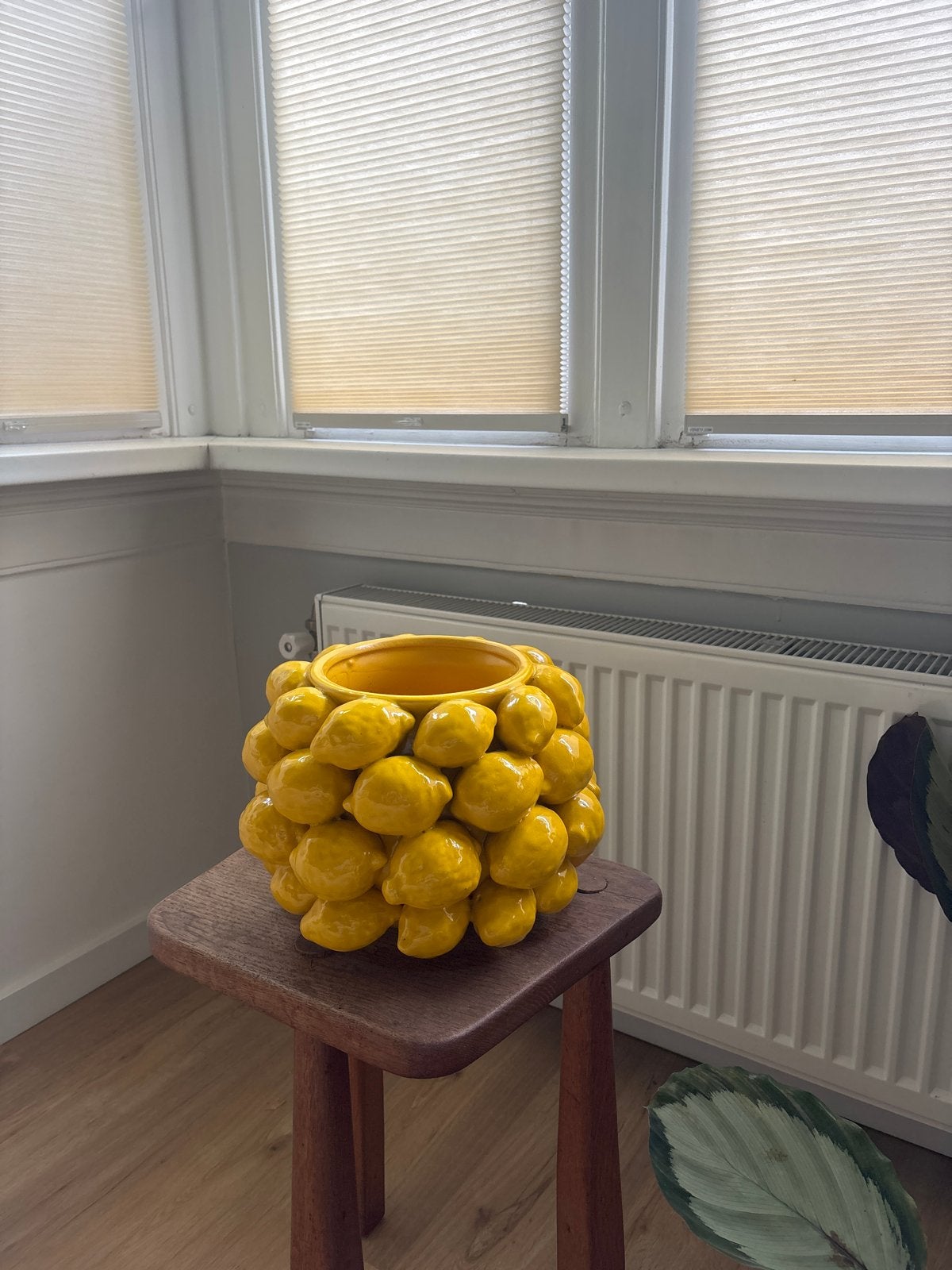 Unieke vaas met gele citroenen - 22cm hoog, Ophalen