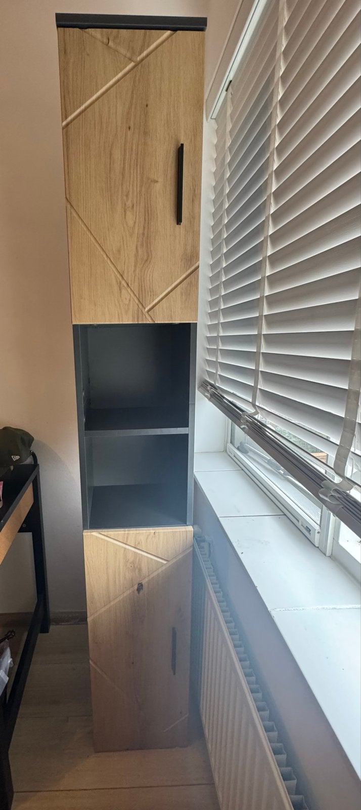 Hoge kast met deurtjes en open vakken, Ophalen, Gebruikt