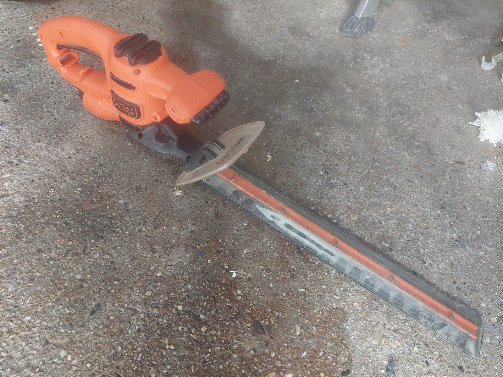 Black+Decker Heggenschaar BEHT201 - Werkt goed, Ophalen, Gebruikt, Elektrisch, Black+Decker