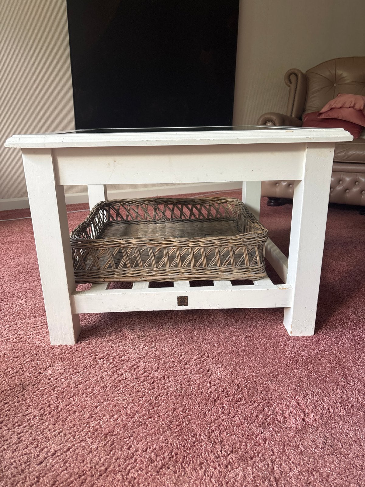 Riviera Maison salontafel met glasplaat en rieten mand, Ophalen, 50 – 75, Gebruikt, Vierkant