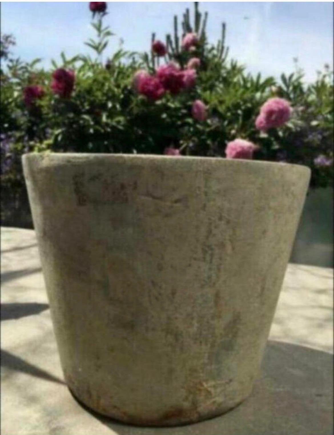 Grote stenen bloempot beige grijs vorstbestendig, Ophalen, Steen, Rond, Zo goed als nieuw