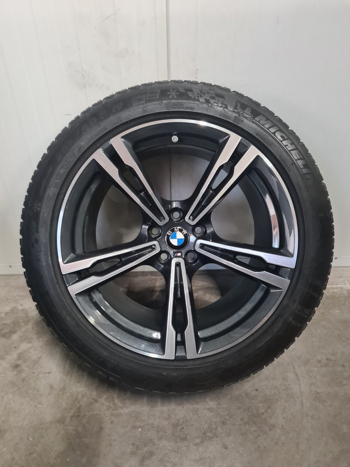 19' BMW M5 M8 Styling 705M met winterbanden 2x 7mm 2x 6.5mm, 19 inch, 285 mm, Banden en Velgen, Personenwagen