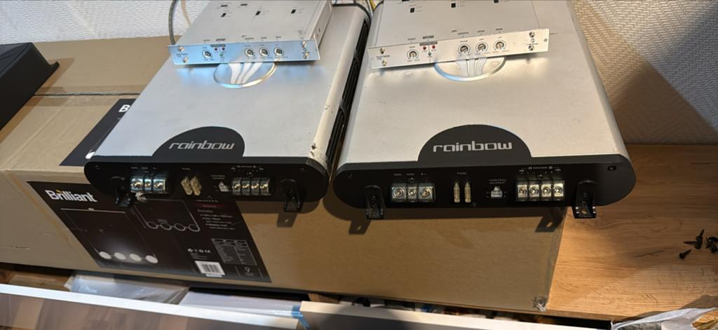 Rainbow Versterker 2x 1000 Watt Maximaal Vermogen, Overige merken, Gebruikt, Ophalen of Verzenden, 120 watt of meer