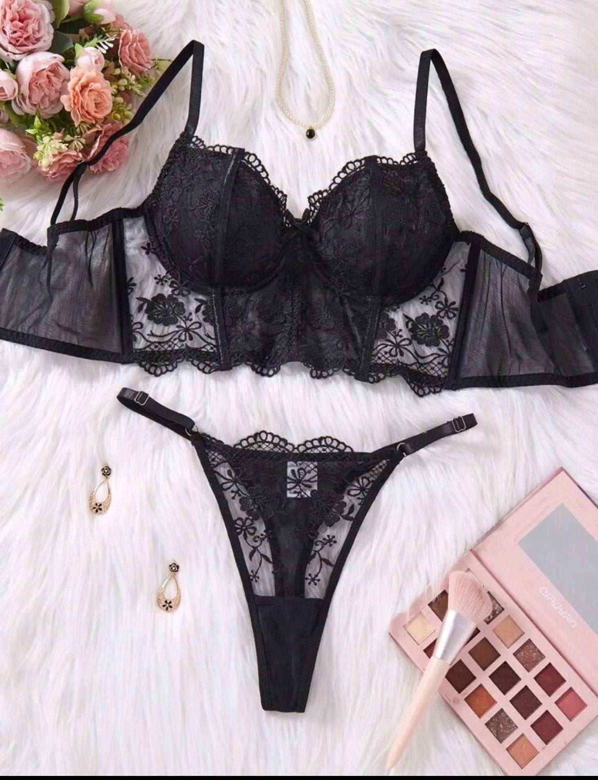 Nieuwe zwarte lingerie setje met kant 85C/L Hunkemöller insp, Ophalen of Verzenden, Zwart, Setje