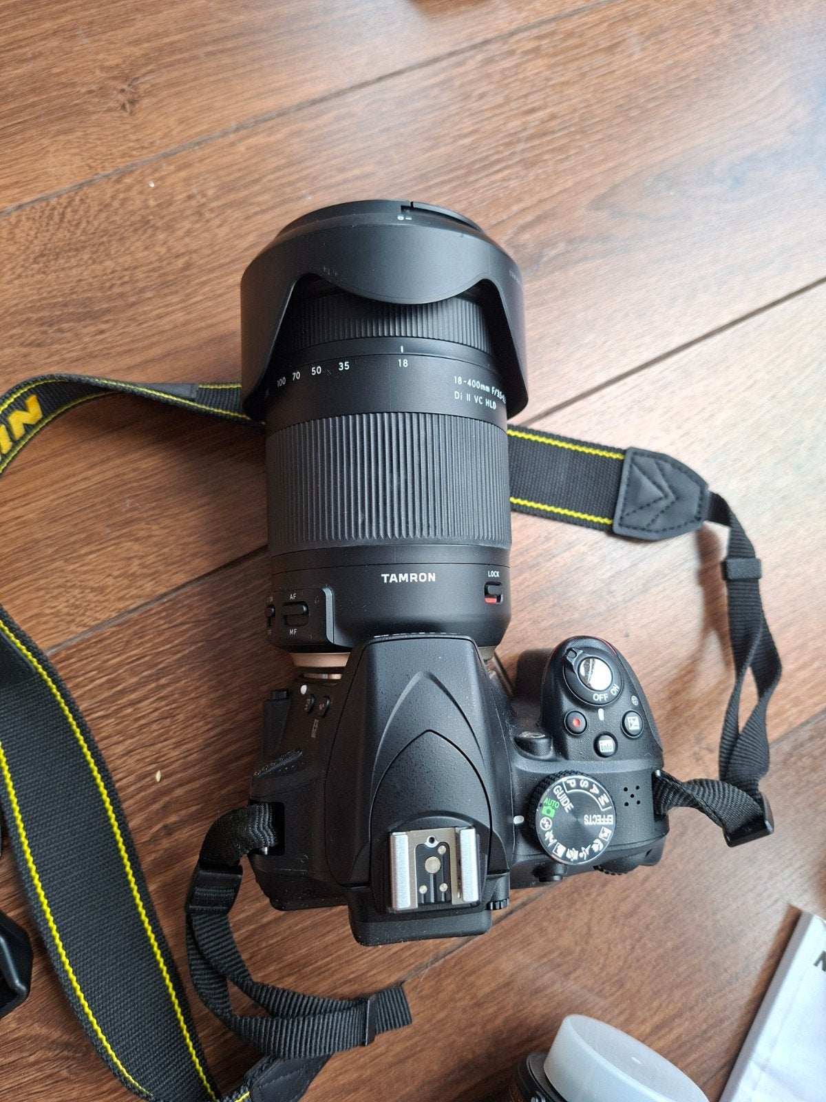 Nikon D3300 + Tamron 18-400mm + Nikon 55-200mm + tas | Compl, Ophalen of Verzenden, Zo goed als nieuw, Nikon, 8 keer of meer