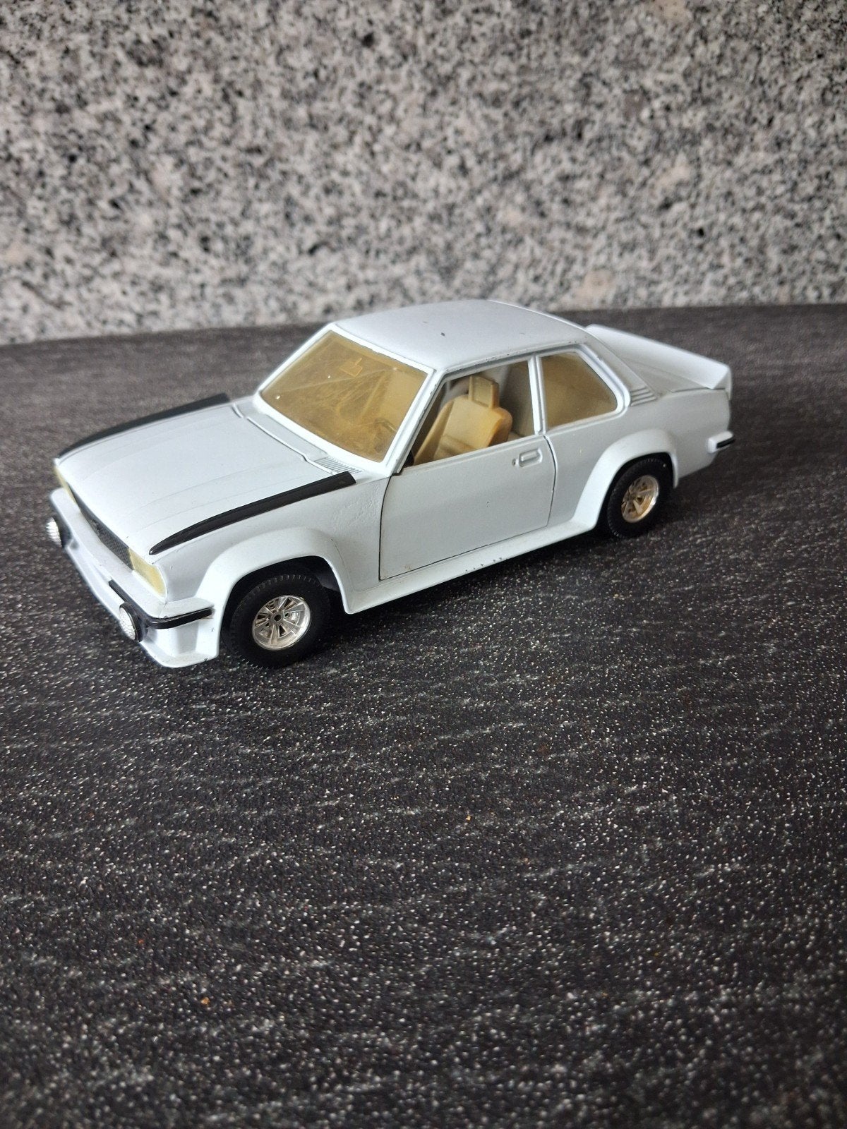 Bburago Opel Ascona 400rally   VERKOCHT, Ophalen of Verzenden, Zo goed als nieuw, Auto, Bburago