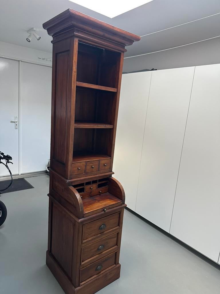 Antiekke kast/oud administratie kast, Ophalen