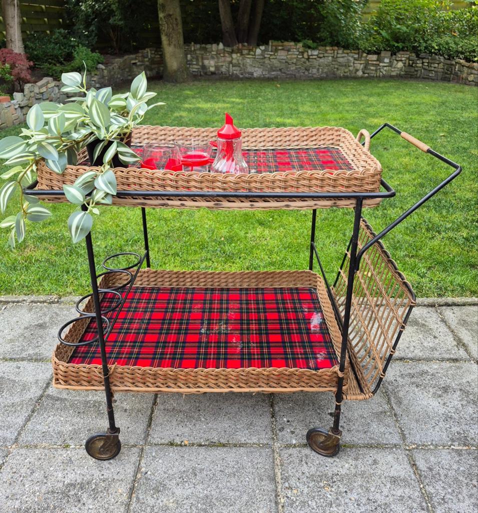 Vintage serveerwagen,  tea trolley met rieten manden,, Minder dan 55 cm, Gebruikt, ., ,