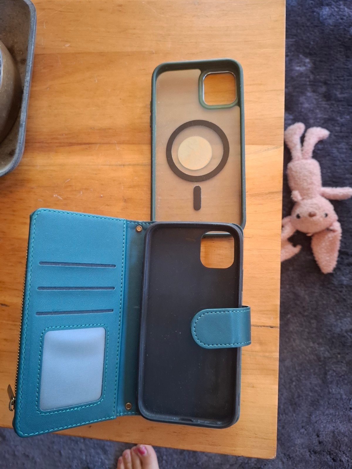 2x iPhone 11 Hoesjes - Flipcase en Transparant Hoesje, Ophalen of Verzenden