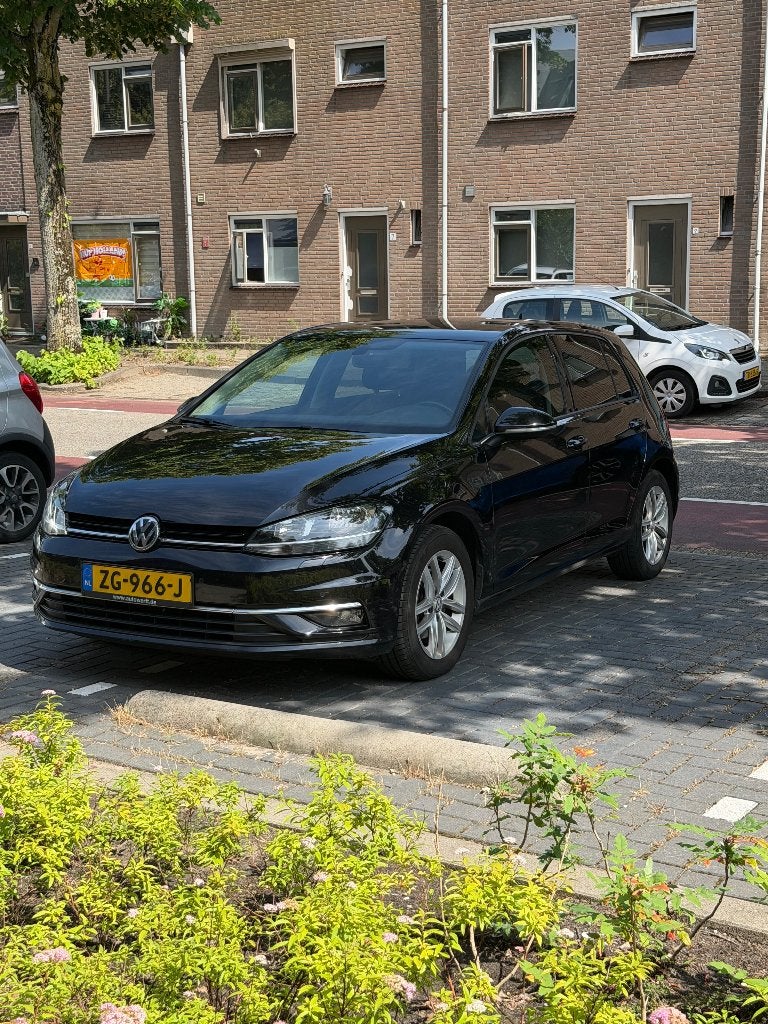 Volkswagen Golf 1.6 TDI 115pk 7-DSG 5D 2018 Zwart, 4 cilinders, Alcantara, Zwart, Diesel