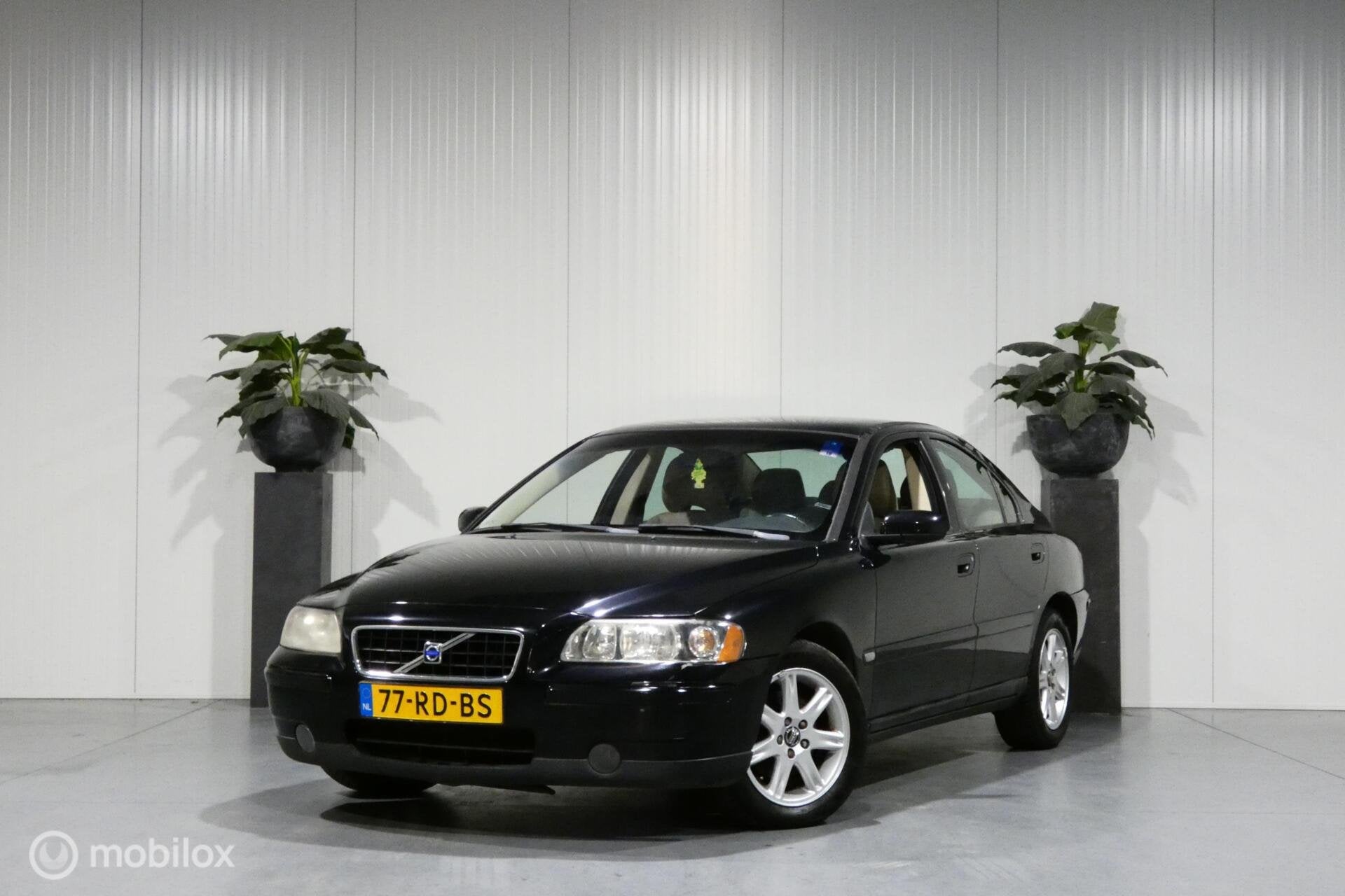 Volvo S60 2.4 airco ijs koud, Auto's, Volvo, Voorwielaandrijving, Gebruikt, S60, Zwart