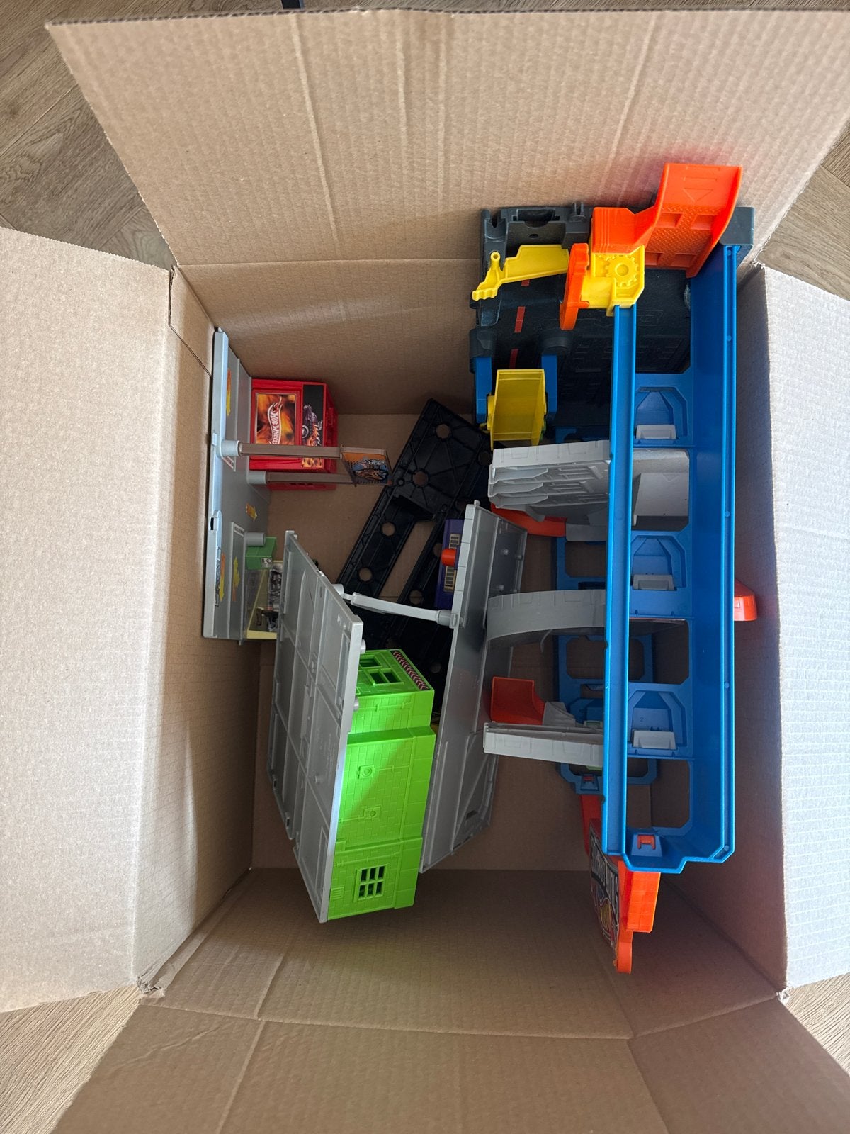 Gratis! Hot Wheels Garage en losse baandelen, Ophalen of Verzenden, Gebruikt, Jongen of Meisje