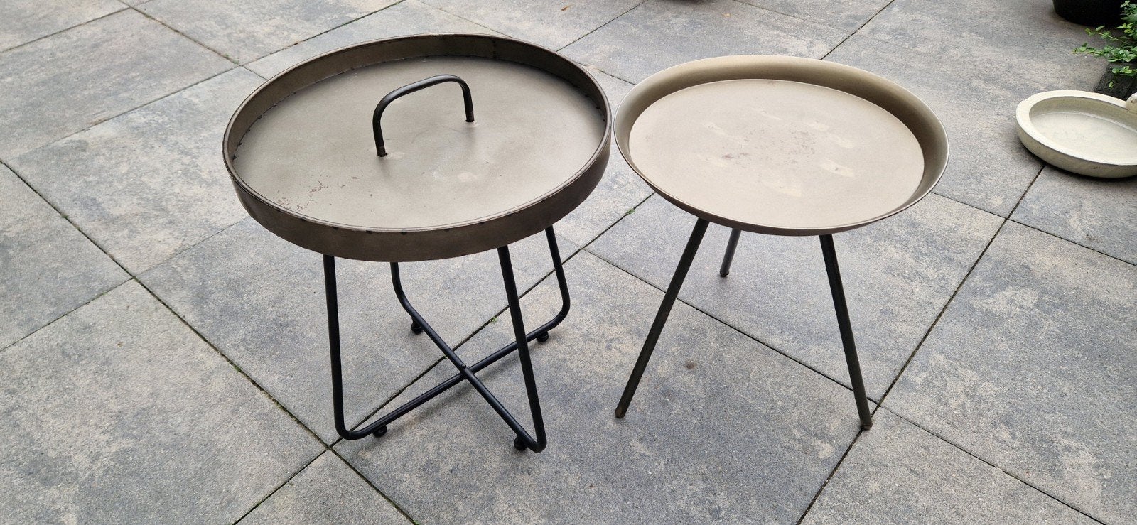 Set van 2 ronde bijzettafels - Metaal, Minder dan 55 cm, Gebruikt, Metaal of Aluminium, Rond