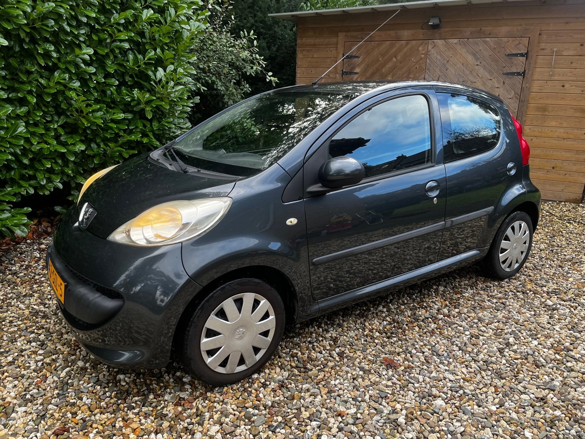 Peugeot 107 RIJKAAR/APK/HISTORY/BEURT/NAP/AIRCO/5drs//DIREKT, Voorwielaandrijving, Stof, Gebruikt, Zwart